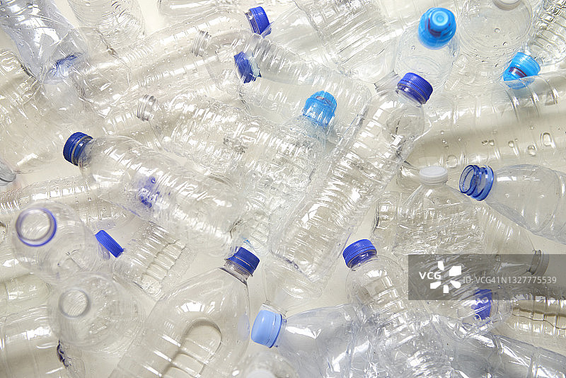 准备回收的塑料水瓶图片素材