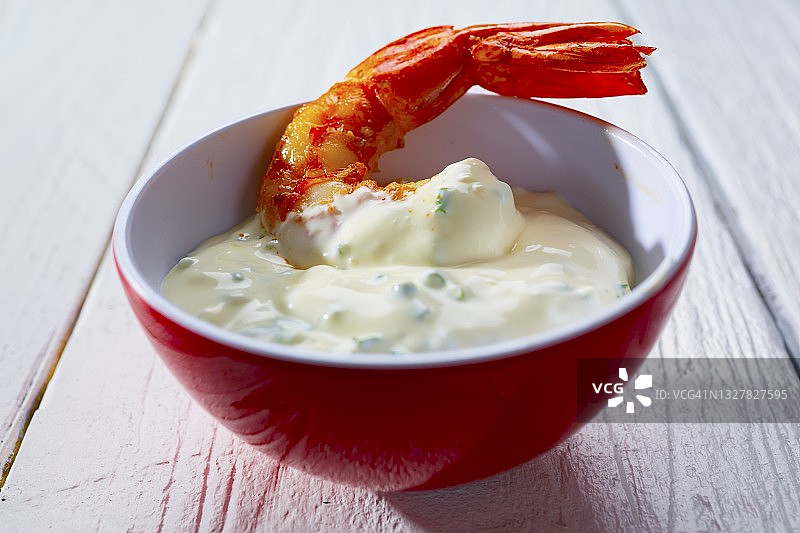 蒜香草本蘸酱鲜虾图片素材