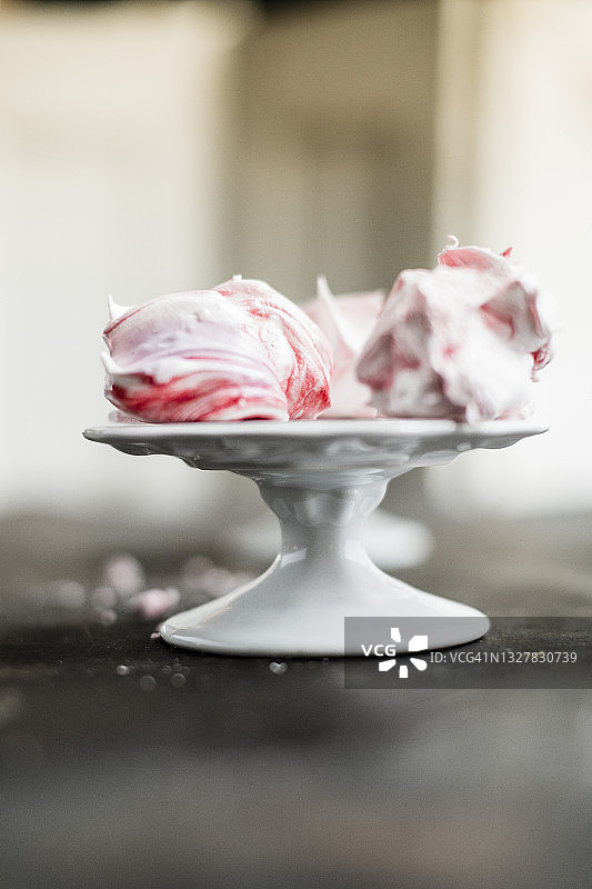 水纹蔓越莓蛋白酥饼图片素材