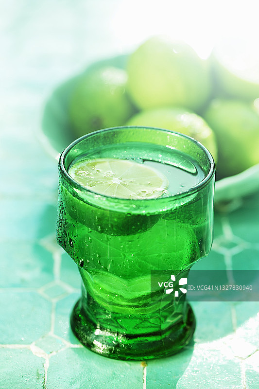 一杯青柠水图片素材