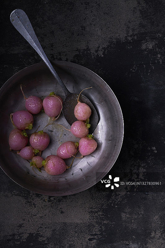 碗里的糖渍萝卜图片素材