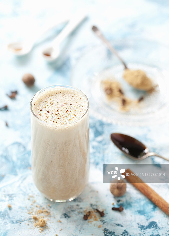 冬季姜饼奶昔图片素材
