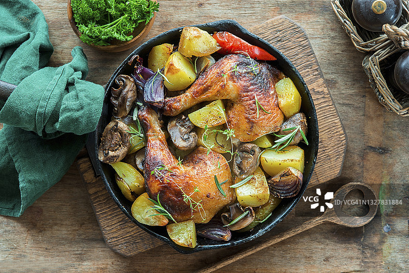 烤鸡腿配蔬菜图片素材