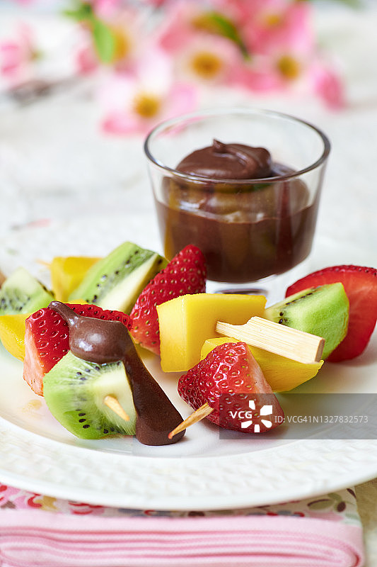 巧克力酱水果串图片素材