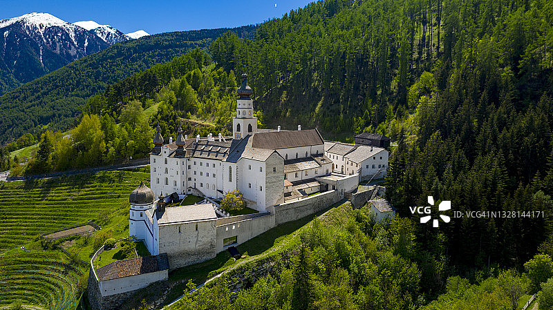 意大利特伦蒂诺蒙特玛丽亚修道院图片素材