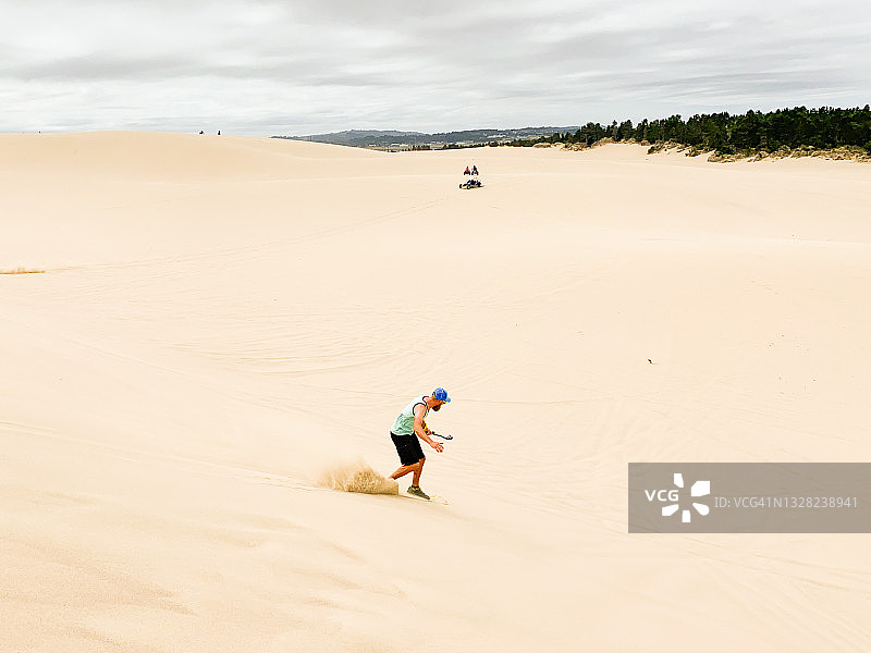 俄勒冈州沙丘中美丽的徒步旅行图片素材