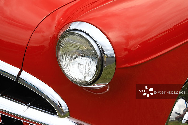 经典汽车前大灯图片素材