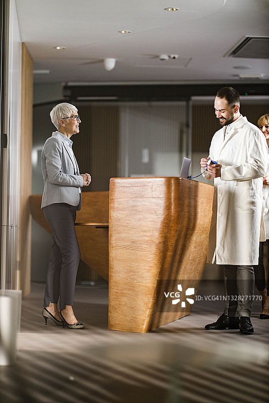 医生姓名牌图片素材