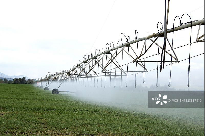 电脑控制的移动灌溉图片素材