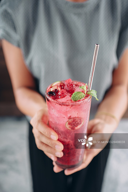 清爽的浆果汁图片素材