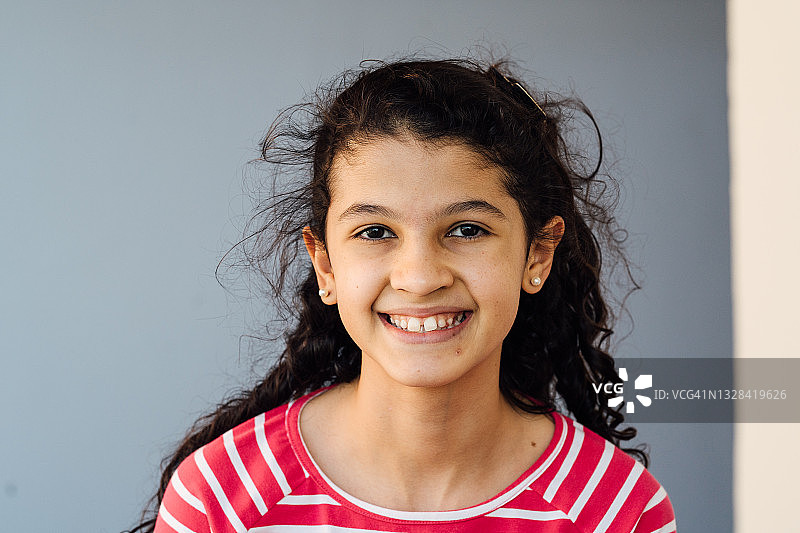 快乐的青少年女孩图片素材