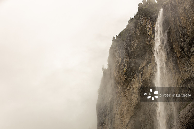 劳特布龙嫩瀑布图片素材