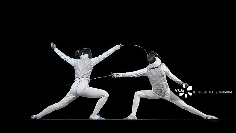 女子击剑运动员比赛图片素材