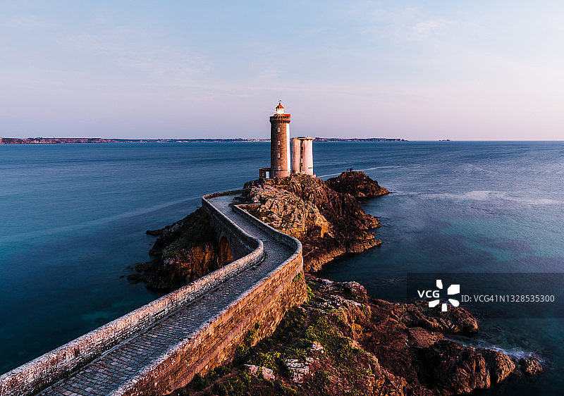 米努角灯塔，布列塔尼 - 库存照片图片素材