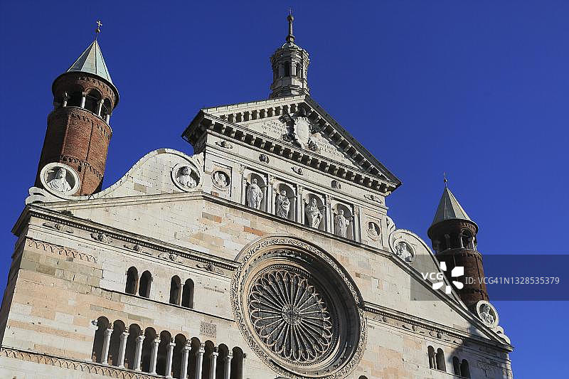 意大利克雷莫纳大教堂玫瑰窗巴洛克主立面图片素材