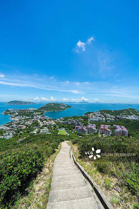 从香港岛南部的卫 Wilson 径俯瞰赤柱镇，中国香港图片素材