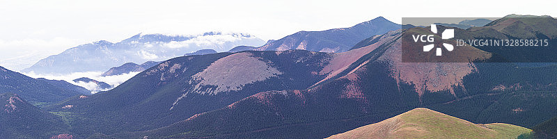 科罗拉多州派克峰峰顶的壮丽景色图片素材