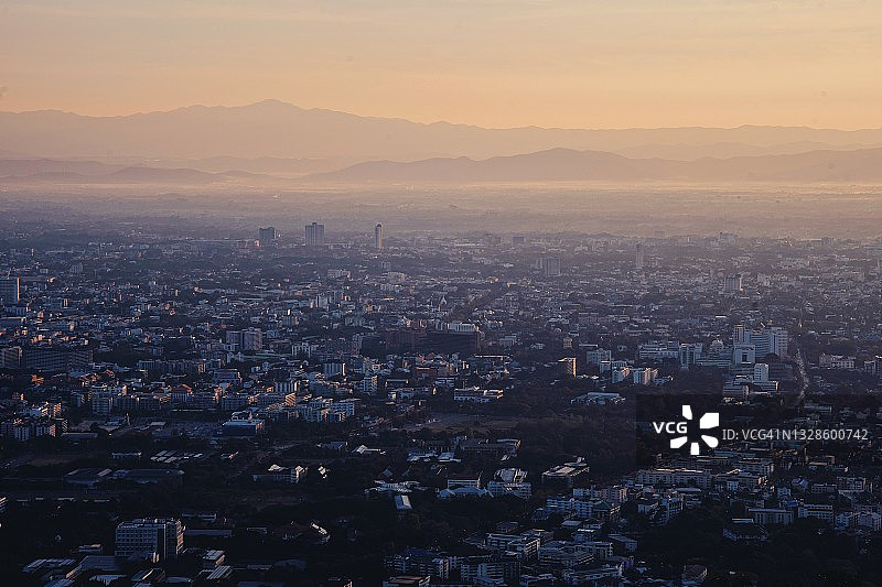 泰国清迈市日出时的鸟瞰图图片素材