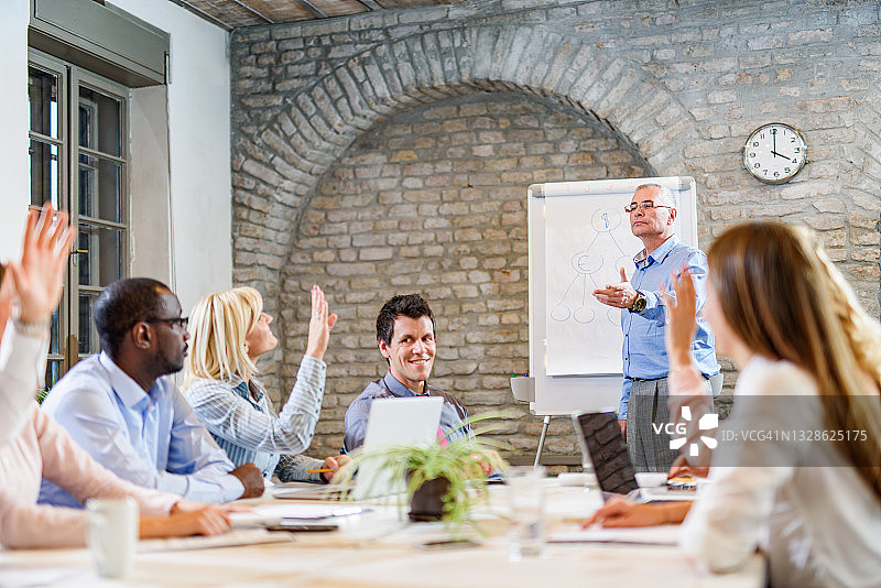 同事们，你们有什么要说的吗？图片素材