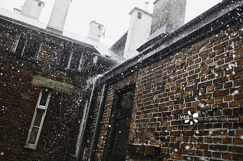 建筑物外的冰雹图片素材