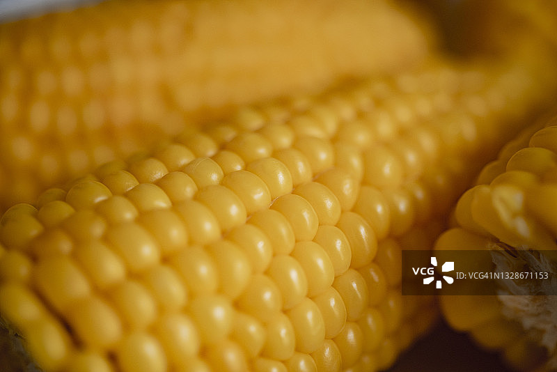 新鲜煮玉米图片素材