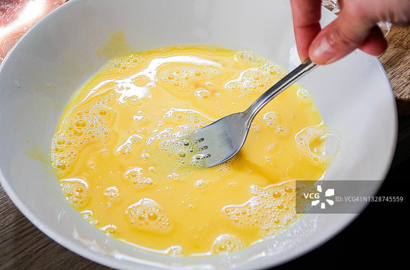搅拌鸡蛋图片素材