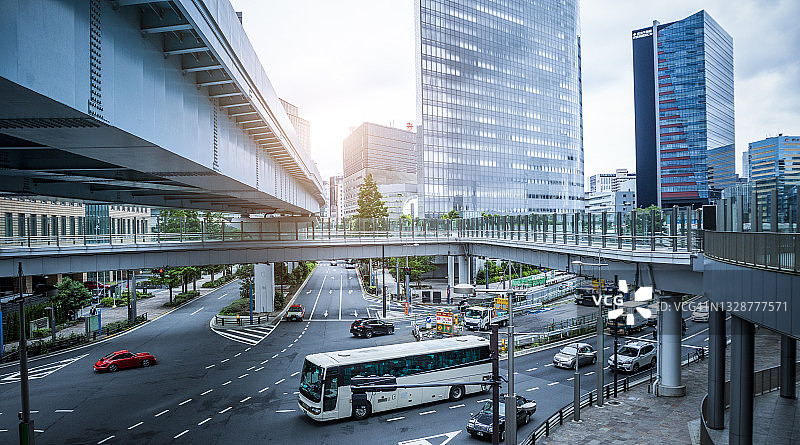 东京高架列车图片素材