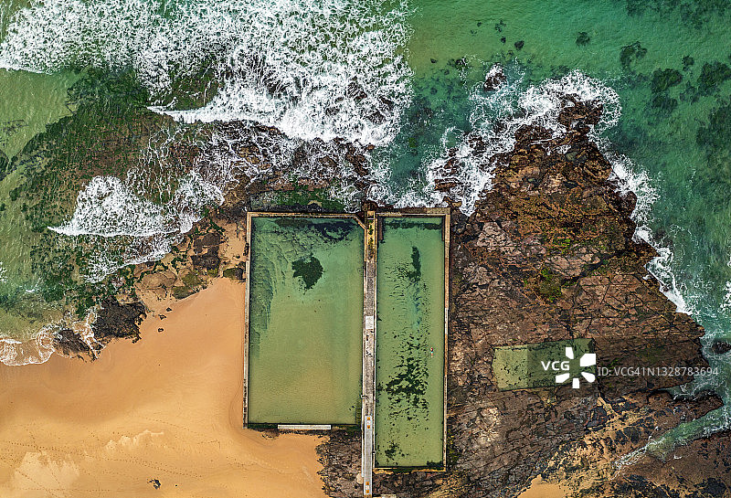 澳大利亚海洋游泳池沙滩岩石海岸航拍图片素材