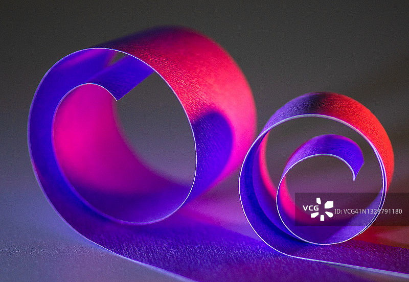 彩色蓝粉卷纸抽象图图片素材