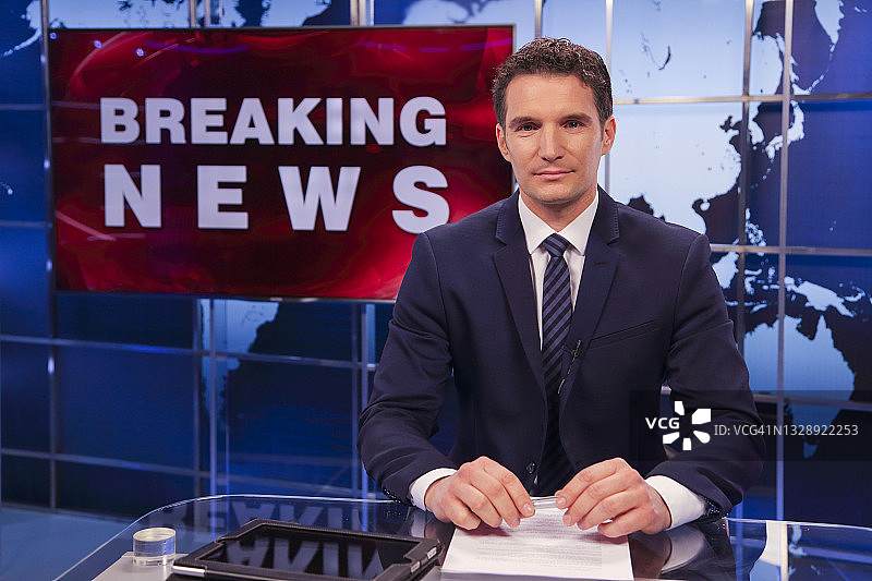 突发新闻男主播图片素材