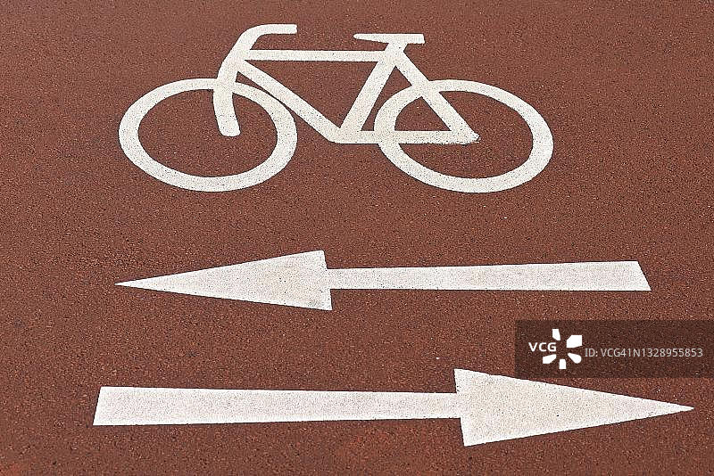 德国巴伐利亚的红色自行车道图片素材