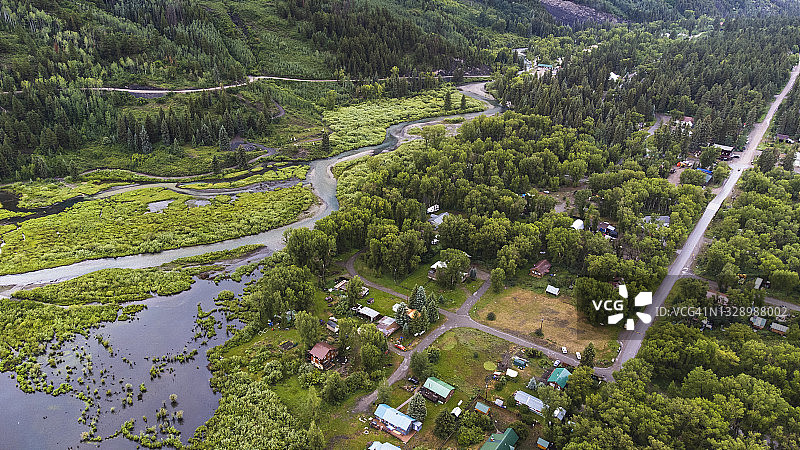 雨中的科罗拉多山间小镇图片素材