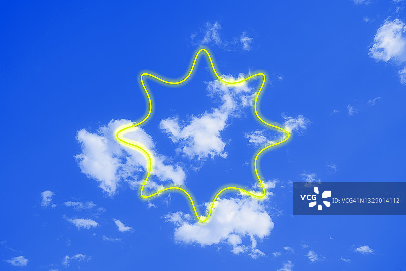 蓝天白云下的抽象太阳图片素材