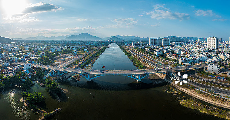 泉长河鸟瞰图片素材
