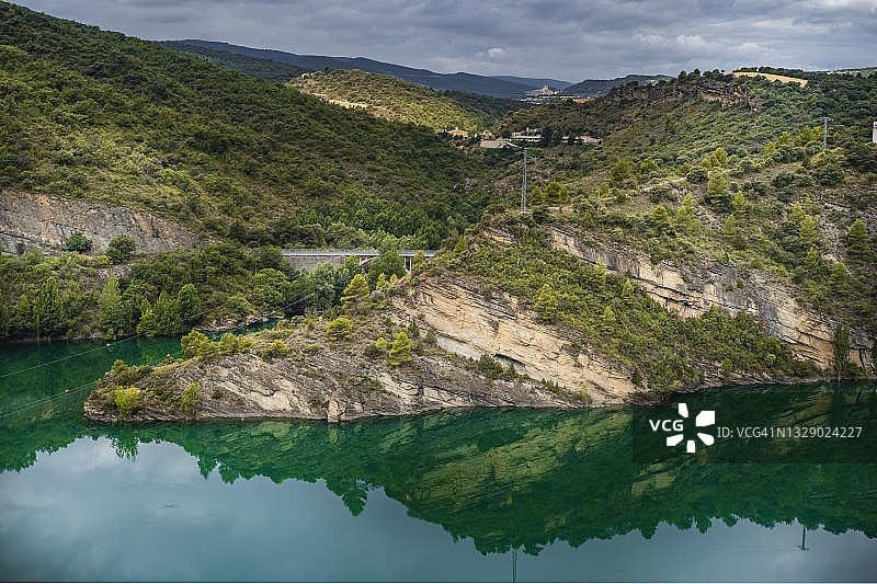 卡马拉萨湖和蒙特塞克山脉图片素材