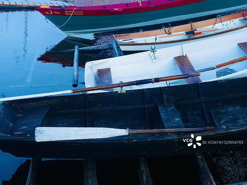 明尼苏达州大马雷手工木船和船桨图片素材