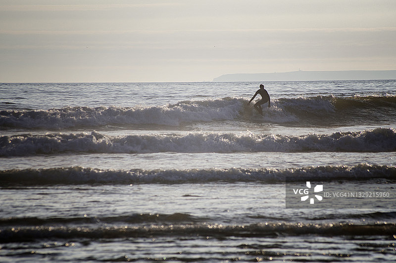 冲浪者在克罗伊德湾图片素材