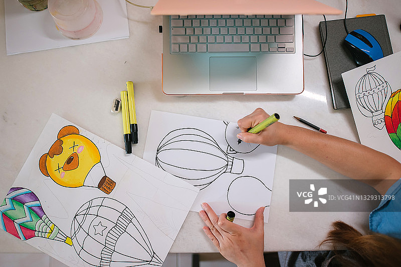 中国女教师在家上网课图片素材