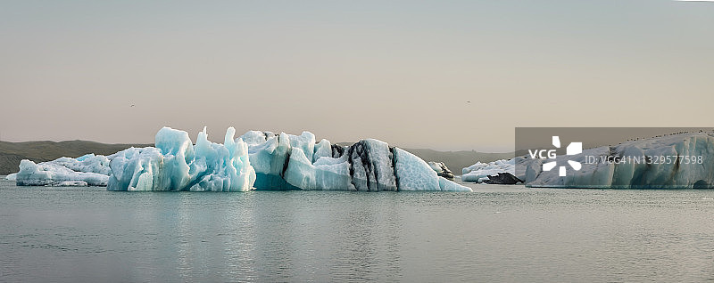 冰岛杰古沙龙冰山泻湖XXXL全景黄昏图片素材