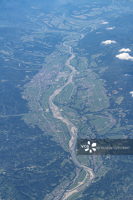 飞机航拍日本新泻县十日町市图片素材