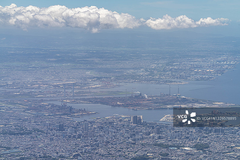 从飞机上俯瞰日本千叶县千叶市和市原市图片素材