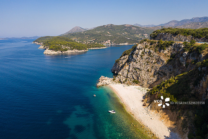 克罗地亚杜布罗夫尼克附近达尔马提亚海岸沿线的海滩图片素材