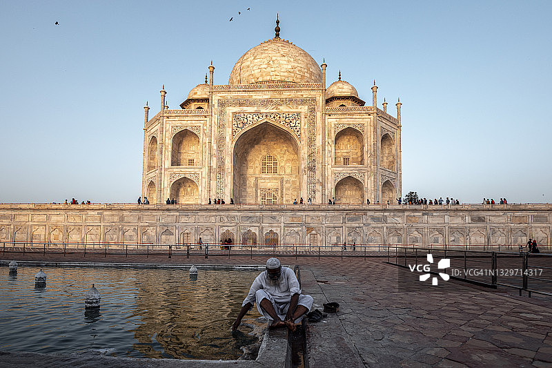 印度北方邦阿格拉泰姬陵的穆斯林图片素材