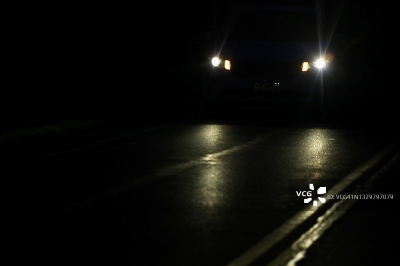 神秘的黑暗街道图片素材