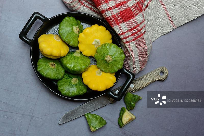 盆栽中的小碟瓜，德国图片素材