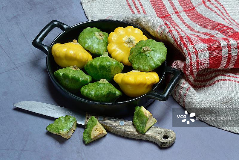 盆栽中的小碟瓜，德国图片素材