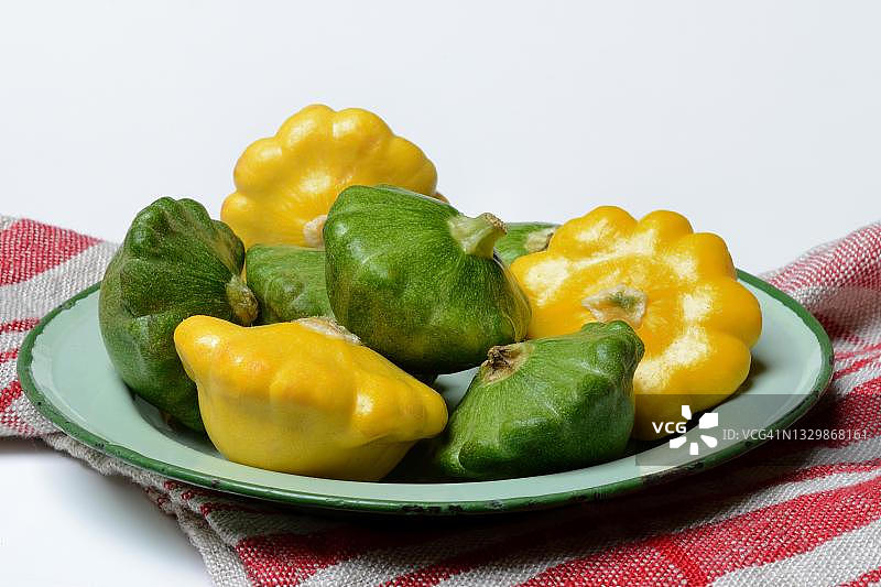 盘子里的白南瓜，迷你白南瓜，德国图片素材