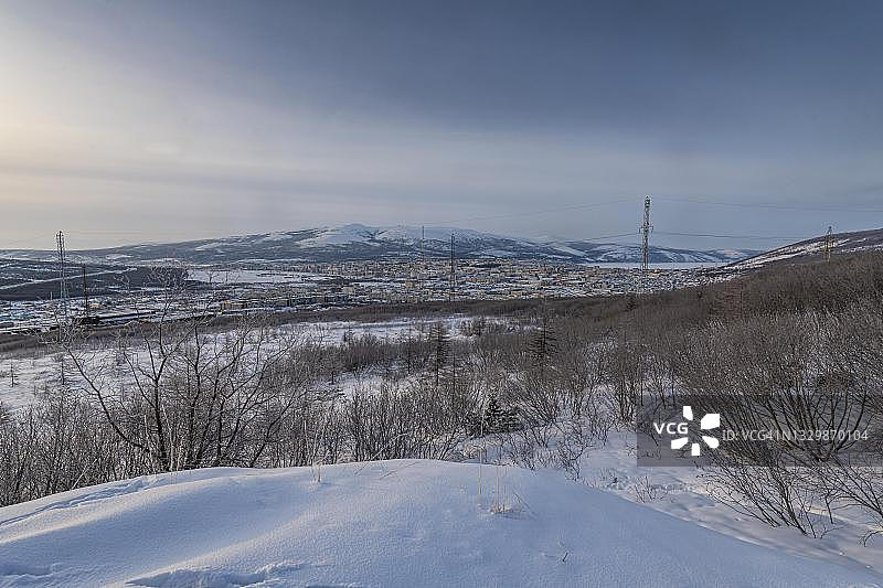 俄罗斯马加丹州马加丹市的俯瞰图图片素材