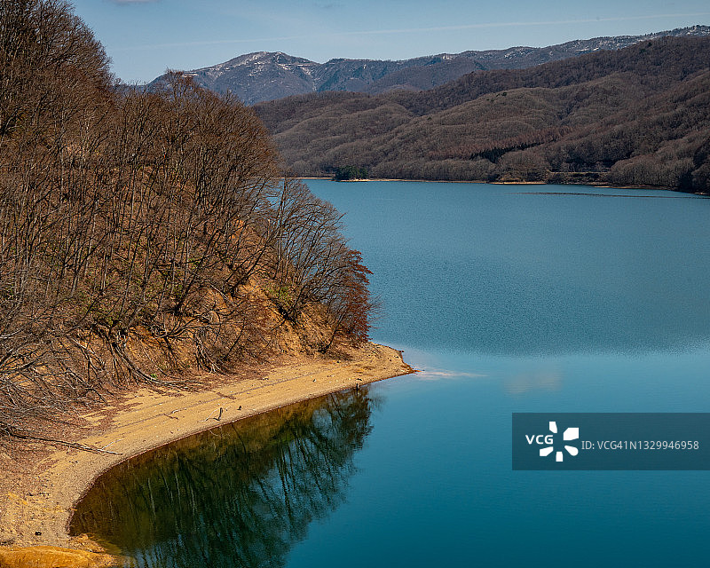 桧原湖的春天景色图片素材