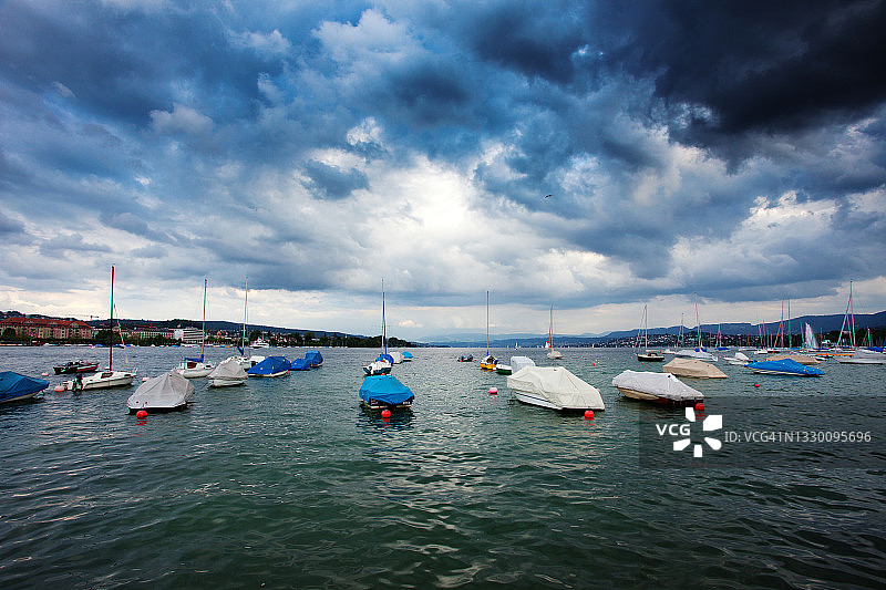 夏季的苏黎世湖风光图片素材
